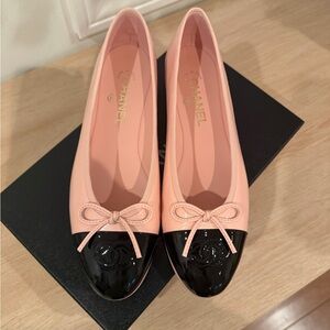 Chanel pale pink ballet flat with black toe